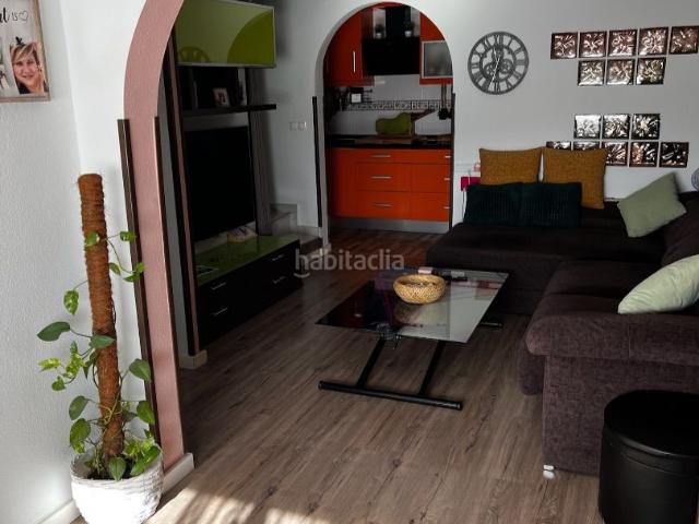 Casa adosada en venta en Monforte del Cid. Adosado en urbanización, listo para entrar a vivir. Casas adosadas Monforte del.