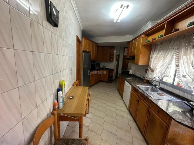 Casa adosada en venta en Monòver. Adosado céntrico en venta Amplio, luminoso y con chimenea. Casas adosadas.