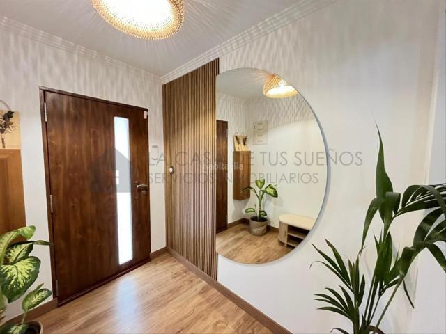 Casa adosada en venta en Monòver. AMPLIA CASA ADOSADA EN EL CENTRO DEL PUEBLO CON GRAN TERRAZA Y ZONA DE OCIO. Casas adosadas.