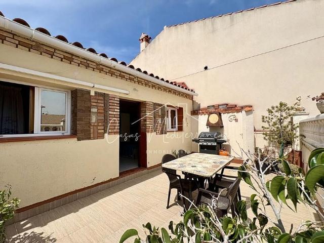 Casa adosada en venta en Mont Roig del Camp, de 170 m² 4 habitaciones por 270.000