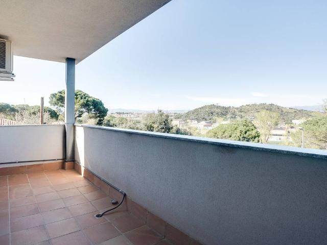 Casa adosada en Venta en Montornès del Vallès