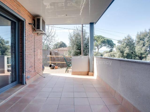 Casa adosada en Venta en Montornès del Vallès
