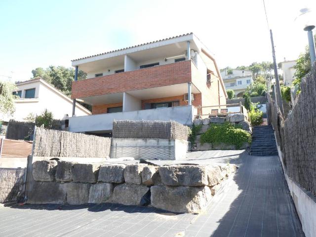 Casa adosada en Venta en Montornès del Vallès