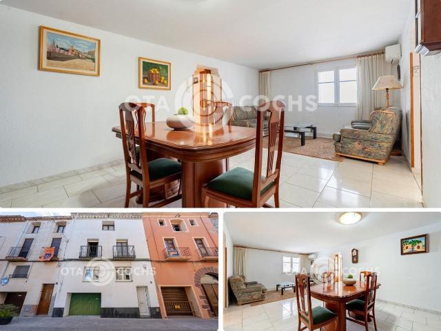 Casa adosada en venta en Montbrió del Camp. AMPLIA CASA ADOSADA EN MONTBRIO DEL CAMP. Casas adosadas Montbrió del.