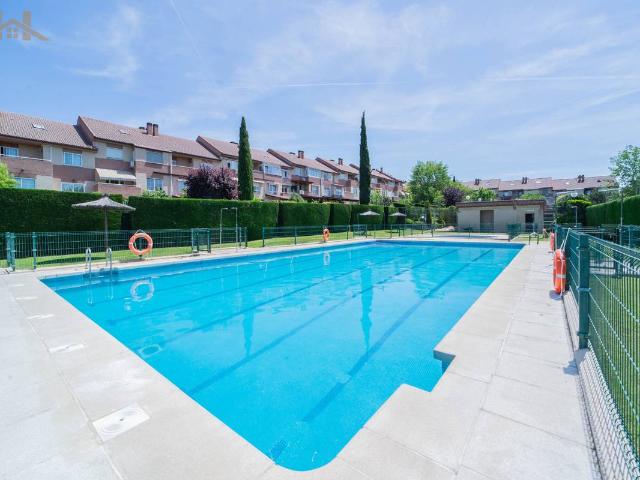 Casa adosada en Venta en Monte Rozas