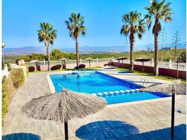 Casa adosada en Venta en Monte y Mar