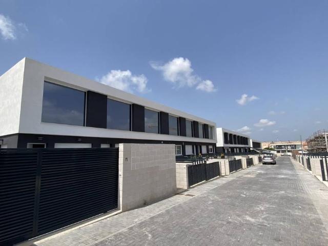 Casa adosada en Venta en Monte y Mar