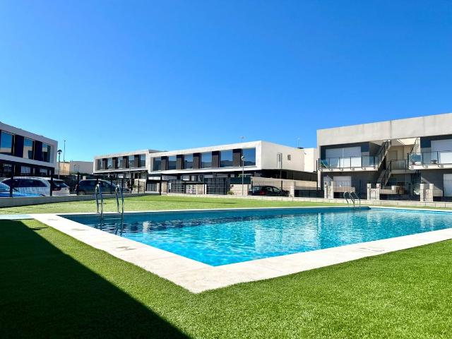 Casa adosada en Venta en Monte y Mar