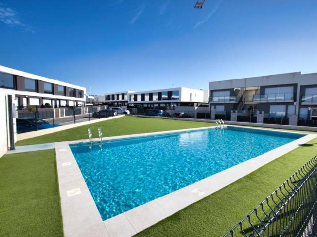 Casa adosada en Venta en Monte y Mar