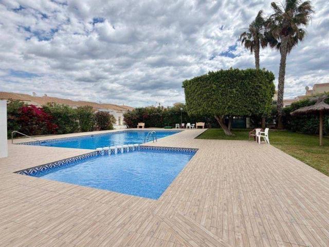 Casa adosada en Venta en Monte y Mar