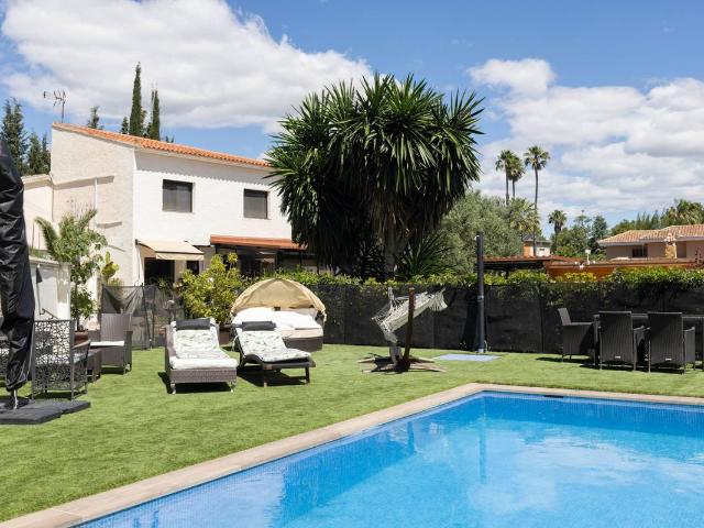 Casa adosada en Venta en Montealegre