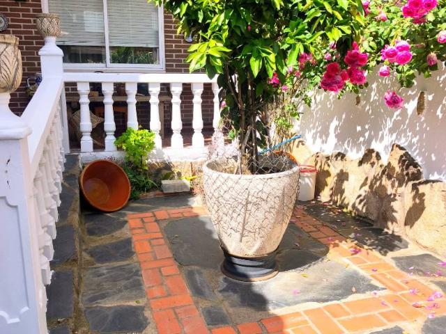 Casa adosada en Venta en Montearagón