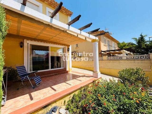 Casa adosada en Venta en Montebello Nou Espai