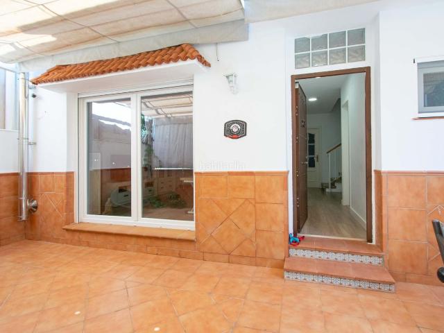 Casa adosada en venta en Montequinto, Avenida de Europa. Descubre tu nuevo hogar en Montequinto!. Casas adosadas.