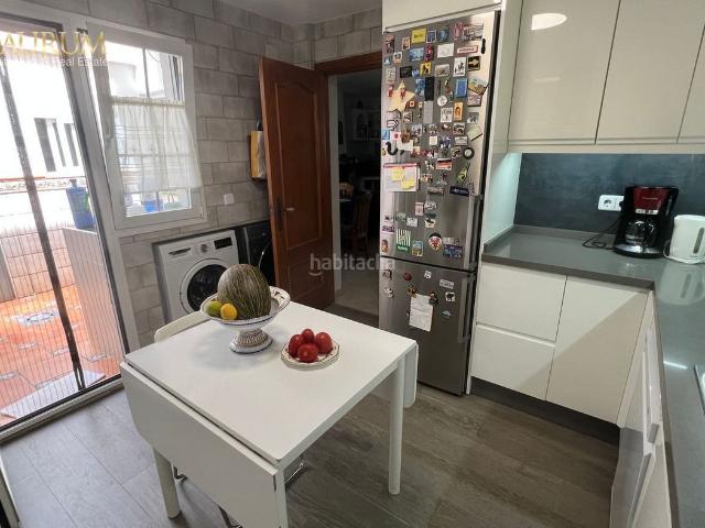 Casa adosada en venta en Montequinto, Avenida de Europa. MAGNIFICA CASA EN MONTEQUINTO CON PISCINA Y GARAJE. Casas adosadas.