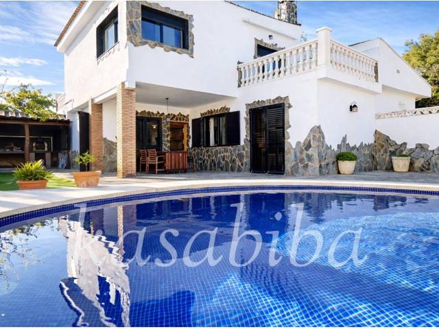 Casa adosada en Venta en Montesol