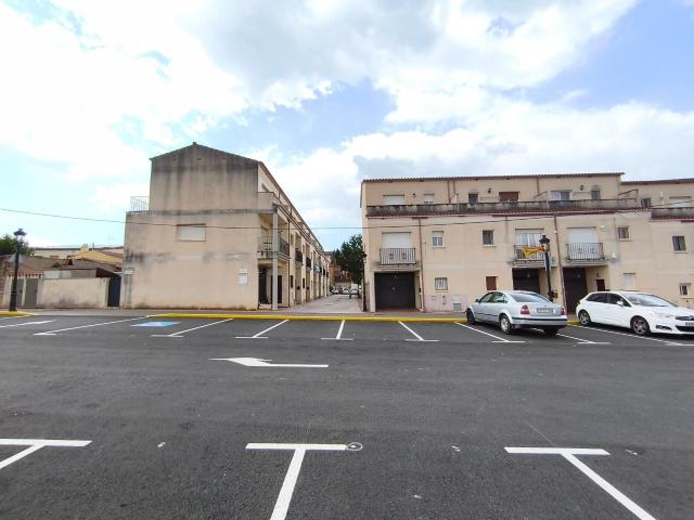 Casa adosada en venta en Montferri en venta con inquilinos Rentabilidad neta 5%