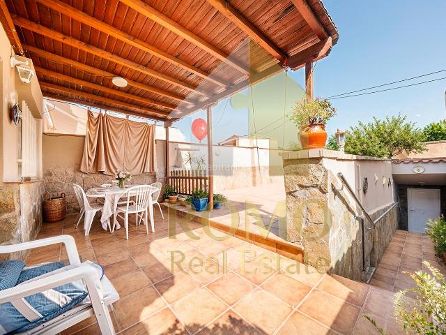 Casa adosada en venta en Montgat. NÁUTICA. Casas adosadas.