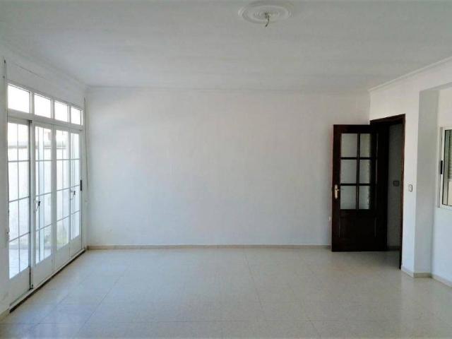 Casa adosada en Venta en Montijo