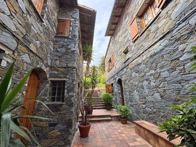 Casa adosada en Venta en Montseny