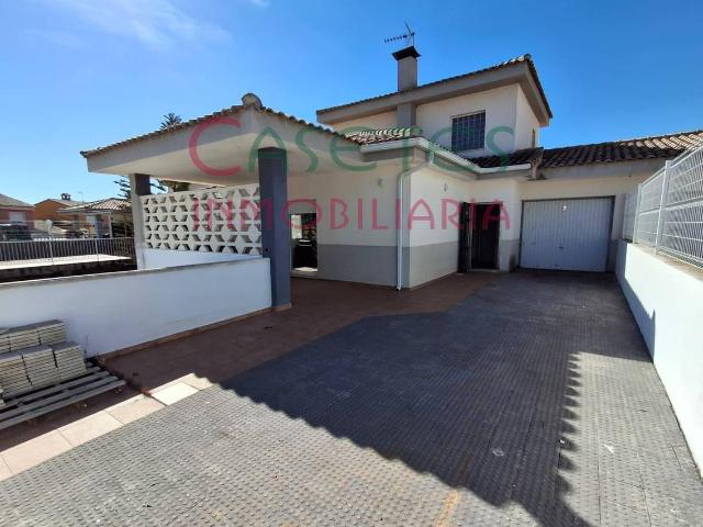 Casa adosada en Venta en Montserrat