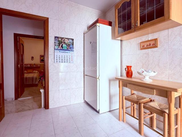 Casa adosada en venta en Móstoles, Centro. Acabas de encontrar tu sitio, deja de ser un vecino más y disfruta de tu patio privado. Casas adosadas.
