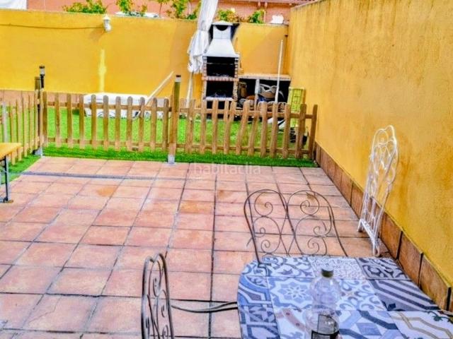 Casa adosada en venta en Móstoles, Centro. Precioso chalet seminuevo a 22 minutos de Móstoles!todo autopista!. Casas adosadas.