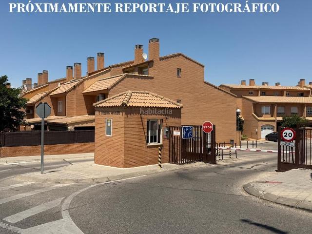 Casa adosada en venta en Móstoles, Parque Coimbra. Casas adosadas.