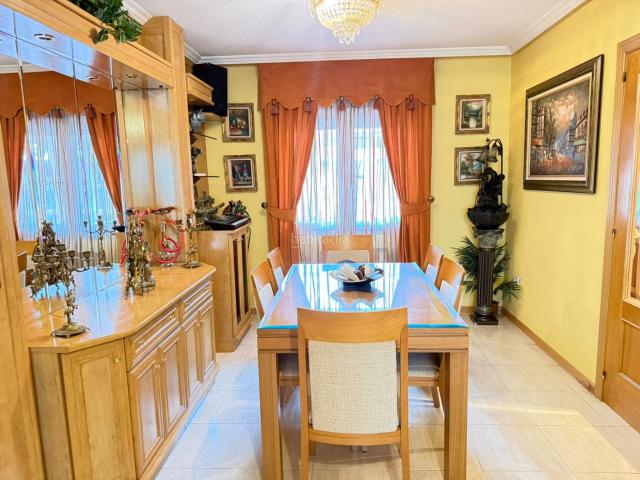 Casa adosada en venta en Móstoles, Parque Coimbra. chalet mostoles. Casas adosadas.