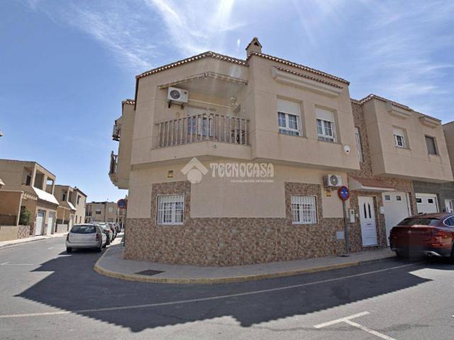 Casa adosada en Venta en Matagorda