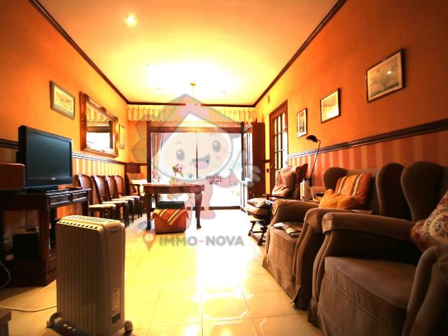 Casa adosada en venta en Mataró, Centre. Exclusiva casa señorial en el centro, con garaje, patio y más de 300 m² construidos. Casas adosadas.