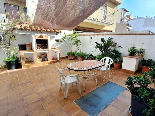 Casa adosada en venta en Mataró, Cerdanyola Nord. Casa adosada de 338 m con gran garaje, terrazas y barbacoa en Cerdanyola Norte. Casas adosadas.