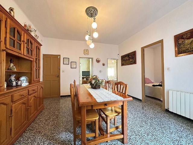 Casa adosada en venta en Mataró, de 159 m² 5 habitaciones por 290.000