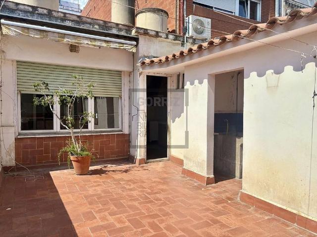 Casa adosada en venta en Mataró, de 228 m² 3 habitaciones por 420.000