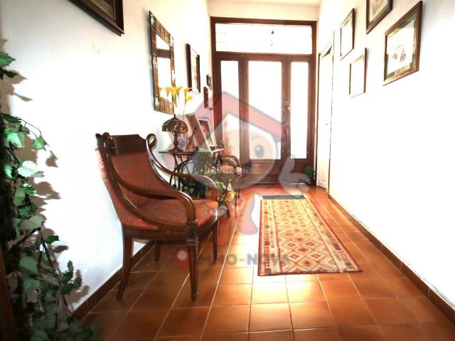 Casa adosada en venta en Mataró, Eixample. Casa de 250 m² con patio y tres terrazas en el Eixample. Casas adosadas.