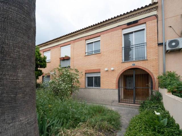 Casa adosada en Venta en Macastre