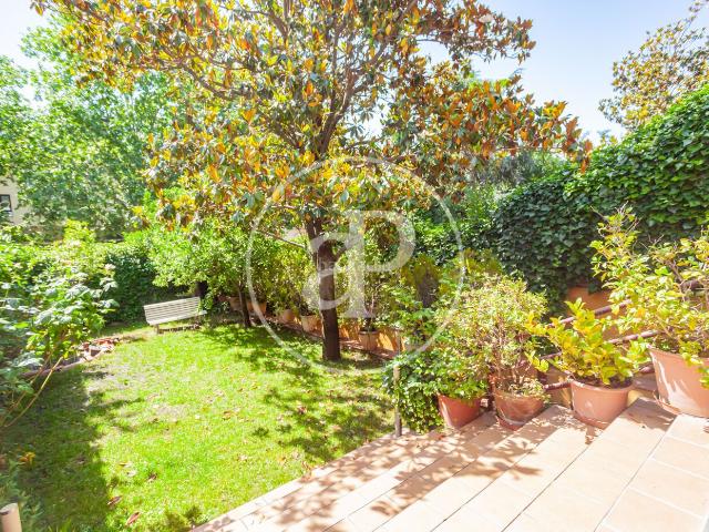 Casa adosada en venta en Madrid, Aravaca. Casa adosada a la venta en Aravaca. Casas adosadas.