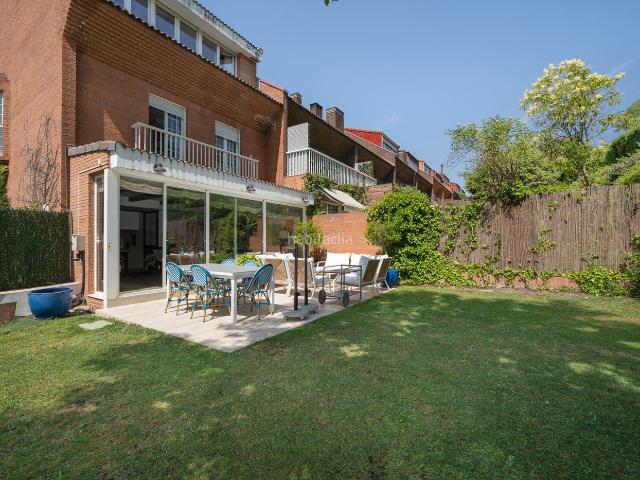 Casa adosada en venta en Madrid, Aravaca. Casas adosadas.
