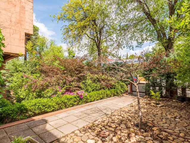 Casa adosada en venta en Madrid, Aravaca. Chalet Adosado en Aravaca. Casas adosadas.