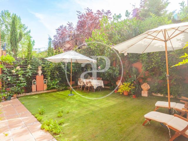 Casa adosada en venta en Madrid, Aravaca. Chalet adosado en venta en Aravaca. Casas adosadas.