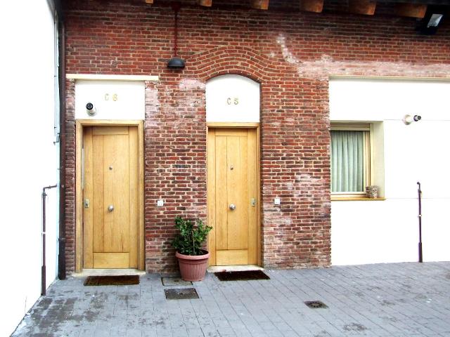 Casa adosada en venta en Madrid, Pueblo Nuevo. Encantador Chalet Adosado en Recinto Privado en la misma Calle Alcalá. Casas adosadas.