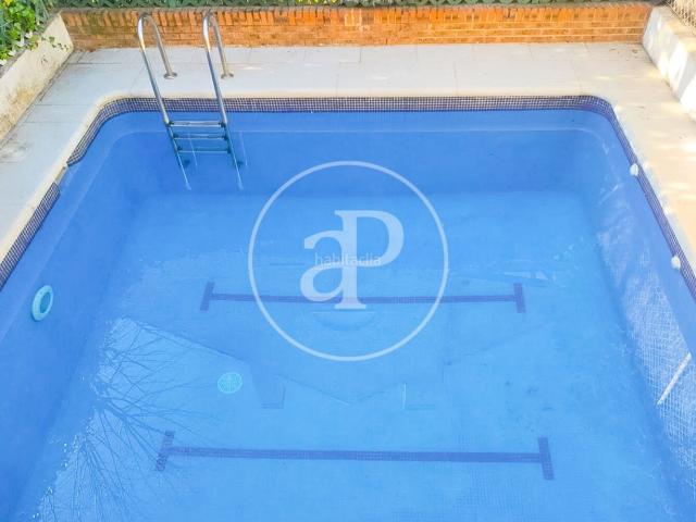 Casa adosada en venta en Madrid, Salvador. Chalet adosado en venta en Salvador. Casas adosadas.