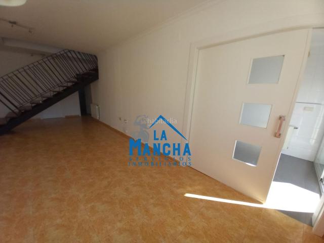 Casa adosada en venta en Madrigueras. 162.000 INMOBILIARIA LA MANCHA VENDE BONITO ADOSADO EN MADRIGUERASALBACETE. Casas adosadas.