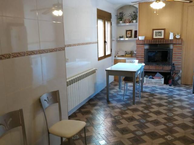 Casa adosada en Venta en Madrigueras