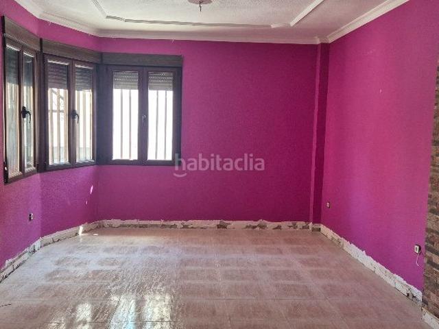 Casa adosada en venta en Madrigueras. Casa MADRIGUERAS. Casas adosadas.