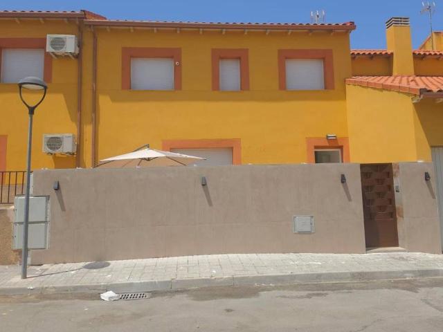 Casa adosada en Venta en Magán