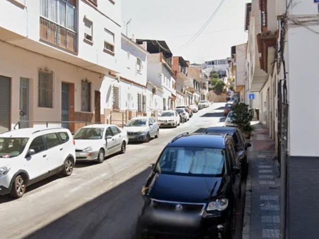 Casa adosada en venta en Málaga, Barrio de Ciudad Jardín. CASA ADOSADA EN VENTA EN MALAGA. ACTIVO INMOBILIARIO SIN POSESIÓN, NO VISITABLE. Casas adosadas.