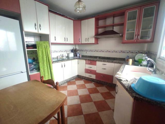 Casa adosada en venta en Málaga, El Molinillo Capuchinos. Casa adosada con terrazas y gran potencial de reforma en Málaga. Casas adosadas.