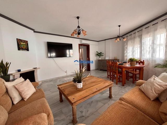 Casa adosada en venta en Málaga, Los Almendros El Limonero El Tomillar. La casa que tu familia llevaba tiempo esperando en El Tomillar!. Casas adosadas.