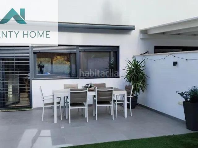 Casa adosada en venta en Málaga, Pedregalejo Morlaco. MAGNÍFICO CHALET EN VENTA EN CERRADO CALDERÓN, MÁLAGA. Casas adosadas.